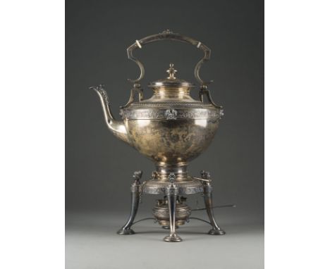 GROSSE TEEKANNE MIT RECHAUD Deutsch, Berlin, Sy &amp; Wagner, zw. 1888-1914 800er Silver. H. 45 cm, 2121 g. Punziert mit Halb