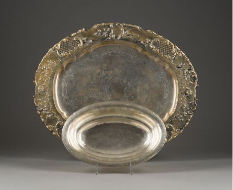 GROSSES TABLETT UND OVALE SCHALE Deutsch, u.a. Heilbronn, Bruckmann &amp; Söhne, zw. 1888-1973 800er Silber, teils vergoldet.