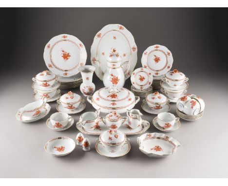 62-TEILIGES SPEISE- UND KAFFEESERVICE 'APPONYI ORANGE' Ungarn, Herend, 20. Jh. Porzellan, Camaieumalerei in Orange, Goldstaff