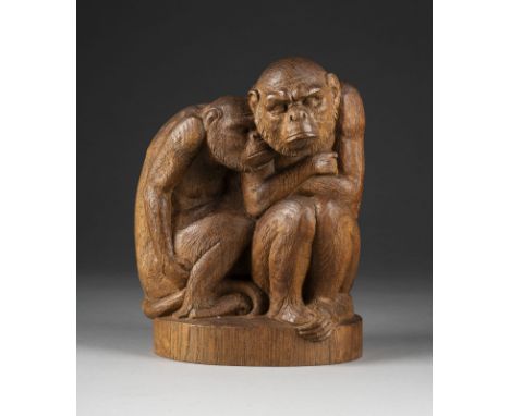HERMANN BLECHSCMIDT1882 - 1934SITZENDES AFFENPAAR Eisfeld, 1923 Holz, vollplastisch geschnitzt. H. 23,5, B. 17,5, T. 13,5 cm,