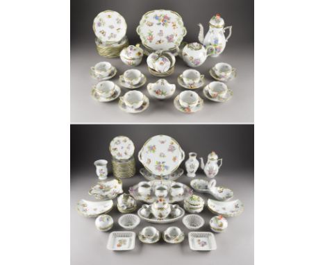 98-TEILIGES KAFFEE/TEE- UND MOKKASERVICE 'VICTORIA' Ungarn, Herend, 20. Jh. Porzellan, polychrome Malerei, Goldstaffage. H. b