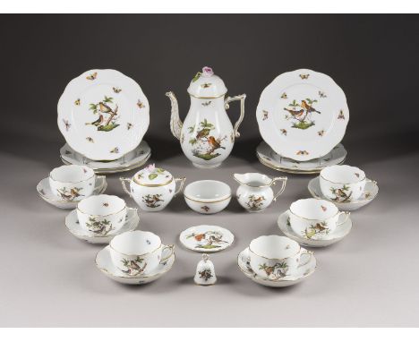 24-TEILIGES KAFFEESERVICE 'ROTHSCHILD' Ungarn, Herend, 20. Jh. Porzellan, polychrome Malerei, Goldstaffage. H. bis 21 cm (Kan