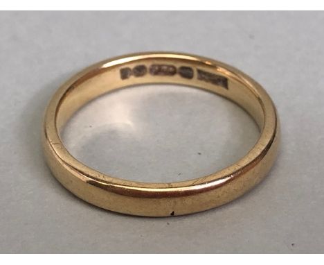 9ct yellow gold wedding band approximately 2.4g size K