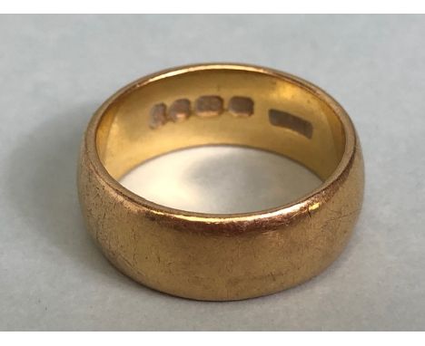 22ct Gold ring fully hallmarked and approx size K and 9.3g