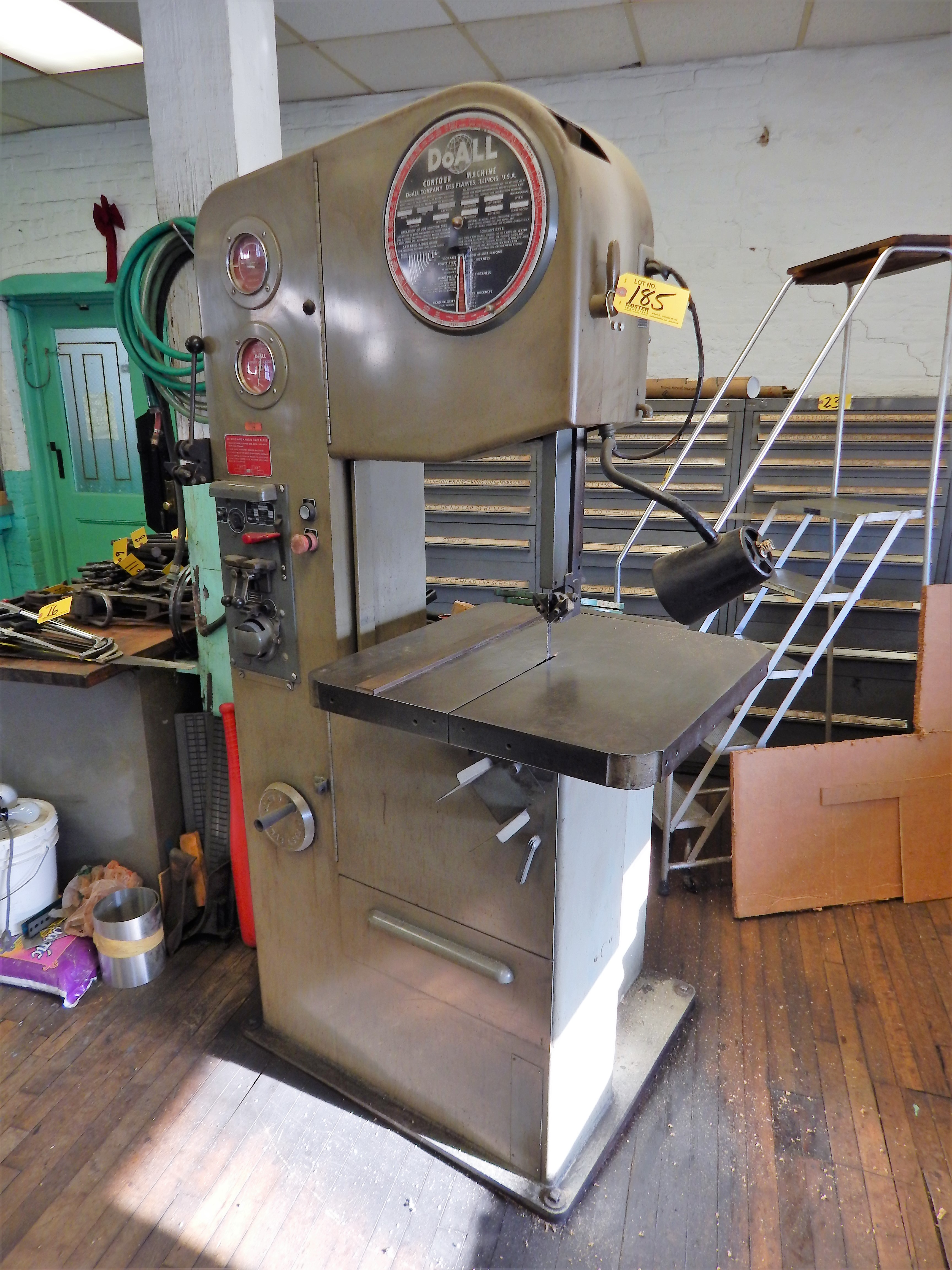 DOALL CONTOUR MACHINE MDL. 1612-1 VERTICAL BANDSAW, 50-5200 FPM 24" X