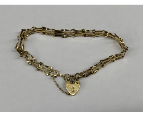 9CT GOLD THREE STRAND GATE BRACELET WITH HEART PADLOCK AND SAFETY CHAIN 3.6G APPROX