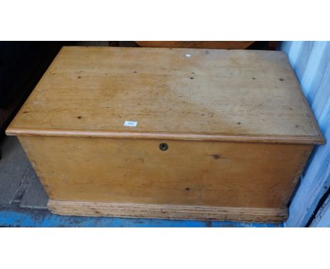 A Vintage pine blanket chest.