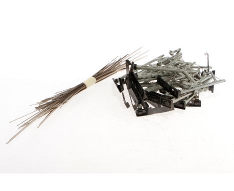 Konv. 24 Märklin Oberleitungsmasten, S H0, dazu Drähte, Z 3