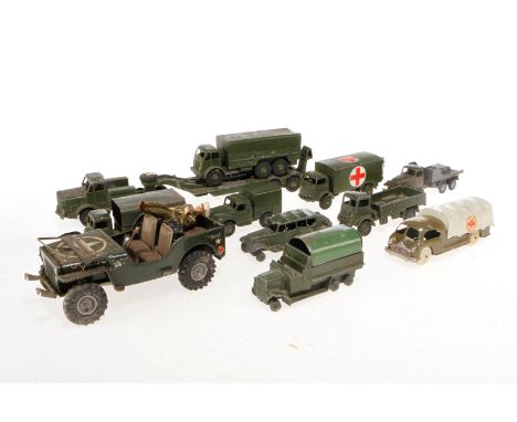 Konv. Militärspielzeug, darunter Arnold und Dinky, Z 4