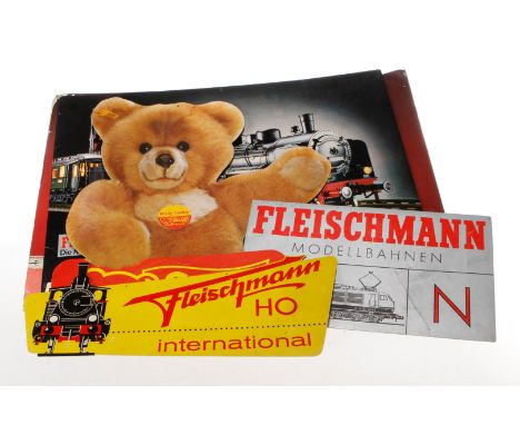 Konv. Reklame, darunter LGB, Roco, Fleischmann und Steiff, Pappe, L 36,5-64,5