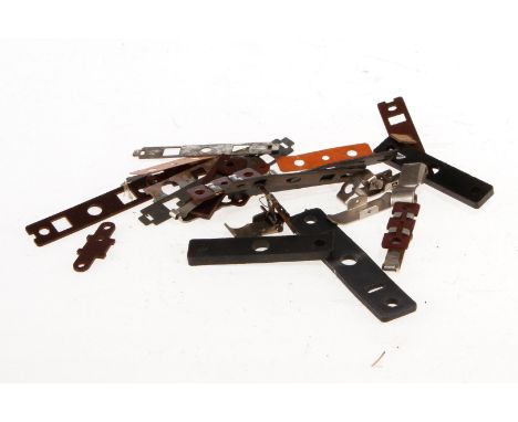 Konv. Märklin Schleifer und Isolierplatten, S H0, darunter für G/CCS 800, als Ersatzteile