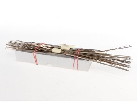Konv. Märklin Oberleitungsdrähte, S H0, versch. Längen, dazu Kreuzung, Z 3