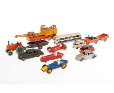 Konv. mit versch. Modellfahrzeugen, meist Dinky, Z 4