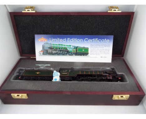 Model Railways - Bachmann OO gauge limited edition Peppercorn Class A2 steam loco in wooden display case, loco appears to be 