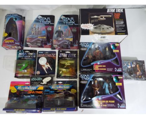 Star Trek - a collection of Star Trek collectables to include Wesco Star Trek talking alarm clock, Wesco Star Trek Voyager an