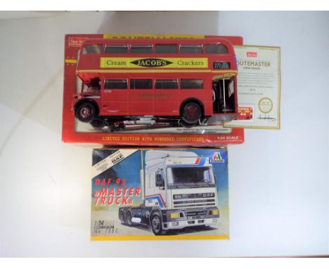 Sunstar, Italeri - a lot to include Sunstar #2902 RM-254 VLT254, Standard Routemaster Bus, Limited edition  #25 of 3500, mode