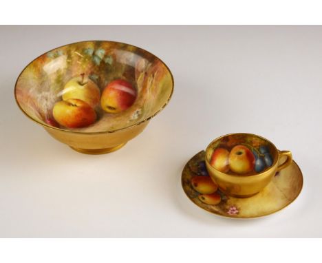 A Royal Worcester cabinet bowl, early 20th century, the interior painted in the 'Fallen Fruit' pattern by William Ricketts, g