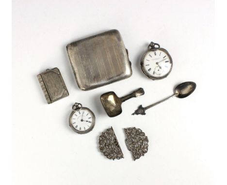 A selection of silver and silver plated items, including a George V silver cigarette case, Joseph Gloster Ltd, Birmingham 191