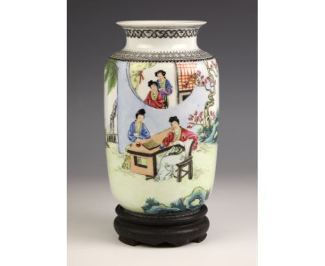 A Chinese porcelain Republic period type vase, 20th century, bearing 'Qianlong Nian Zhi' seal mark, of rouleau form with flar