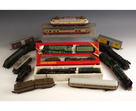 A quantity of vintage 'OO' gauge British and continental model trains, 20th century, to include a Hornby R.855 L.N.E.R. 'Flyi