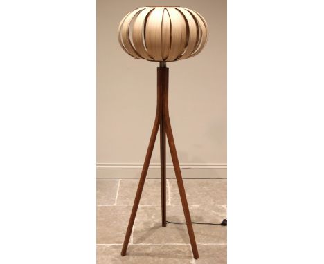 A Tom Raffield tripod floor lamp, the 'urchin' shade upon three splayed stained beech wood supports, 157cm high (at fault) Li