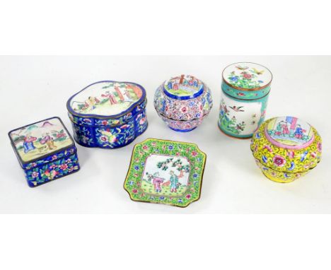 FIVE CANTON PAINTED ENAMEL BOXES AND COVERS AND A SIMILAR DISH, LARGEST BOX 13CM W, 20TH C