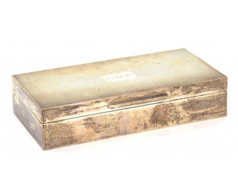 AN ELIZABETH II SILVER CIGARETTE BOX, THE LID ENGINE TURNED, CEDAR LINED, 17.5CM W, LONDON 1964