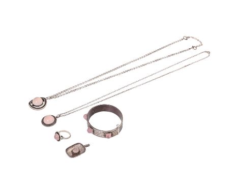 Schmuckkonvolut 5-teilig, Silber, 104,9 g (netto ohne Steine ca. 93 g), Händlerkonvolut bestehend aus 1 Ring Weite 54, 1 Anhä