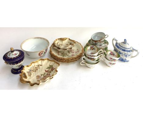 A mixed lot of ceramics to include several Royal Worcester ivory blush items (two leaf moulded dishes n.1414, two n.1413, fiv