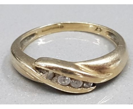 9CT YELLOW GOLD CROSSOVER PATTERN DRESS RING INSET WITH 4 CUT WHITE STONES SIZE N 2.5 GRAMS GROSS