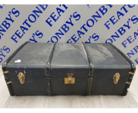 VINTAGE BLUE STEAMER TRUNK IN LEATHER/ COAX  92 X 32 X 52 CM  SOLD AS SEEN