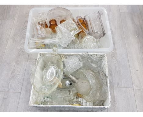 2 BOXES OF VINTAGE LOCAL GLASS BY DAVIDSON SOWERBY INCLUDES AMBER DRINKS SET DISPENSERS JUGS TRAYS ETC