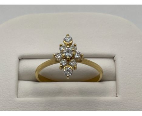 18CT GOLD DIAMOND CLUSTER RING APPROX .50CT 2G SIZE L1/2