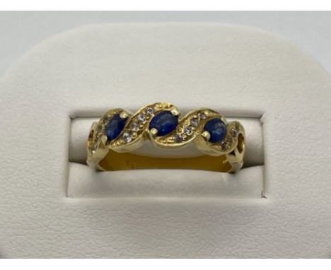 18CT GOLD DIAMOND SAPPHIRE CLUSTER BAND RING 5.8G SIZE P