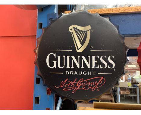 VINTAGE GARAGE RETRO 'GUINNESS' HANGING WALL BEER BOTTLE CAP DISPLAY SIGN 35 CM 