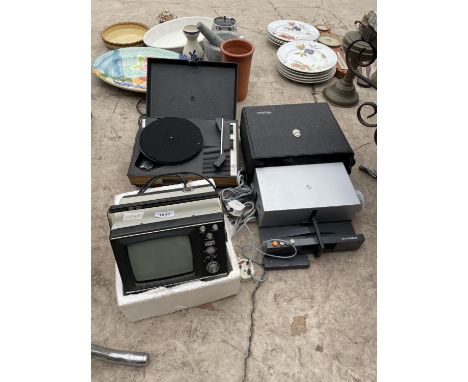 AN ASSORTMENT OF ITEMS TO INCLUDE A PROJECTOR AND A SMALL TV ETC 