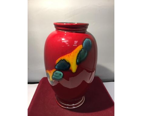 A TALL POOLE VOLCANO VASE H: 20CM 