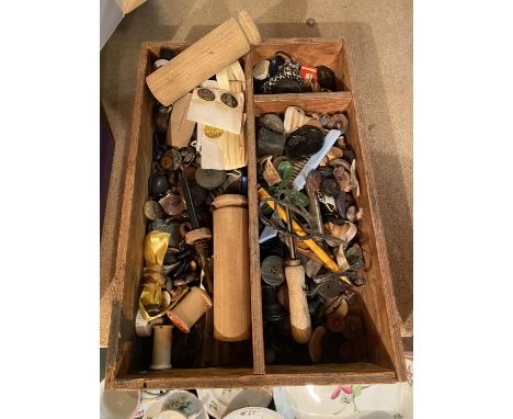 A WOODEN BOX OF VINTAGE BUTTONS AND A PACK OF PLAYING CARDS ETC 