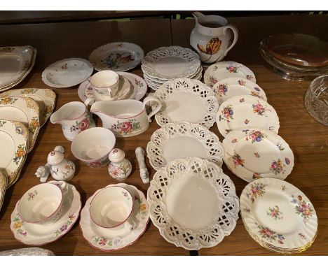 A COLLECTION OF CERAMICS TO INCLUDE SPODE, CAULDON ETC 