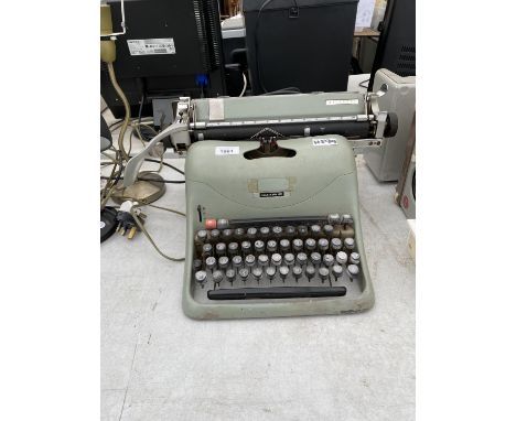 A VINTAGE LEXIKON 80 TYPEWRITER 