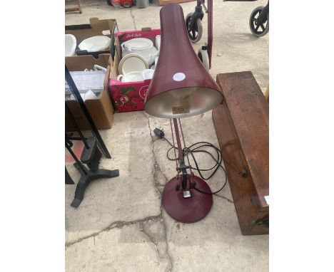A VINTAGE ANGLE POISE LAMP 