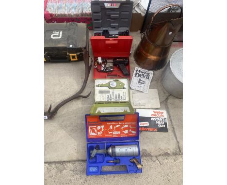 AN ASSORTMENT OF TOOLS TO INCLUDE A SOLDERING KIT, NAIL GUN AND ENGRAVING KIT ETC 