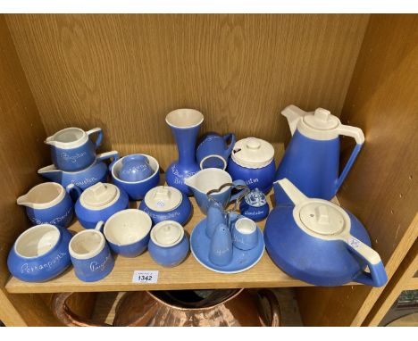 A LARGE ASSORTMENT OF BLUE AND WHITE CERAMIC WARE 