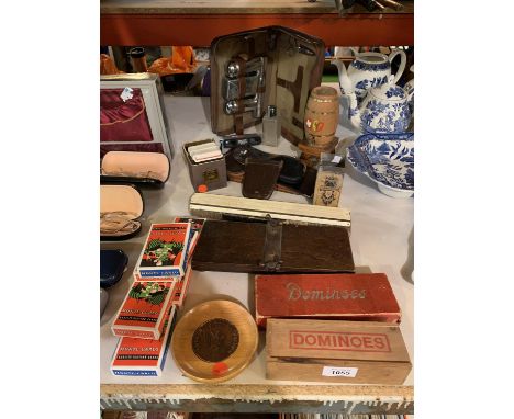 AN ASSORTMENT OF ITEMS TO INCLUDE A GENTS SHAVING SET, BOXED DOMINOES AND A VINTAGE FLOWER PRESS ETC 