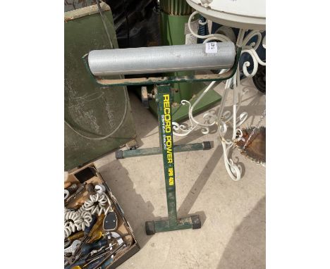 A RECORD POWER RPR 400 ROLLER STAND 