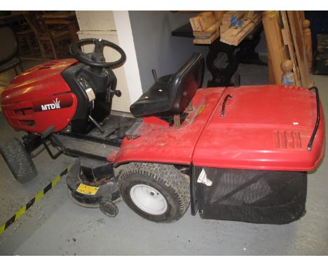 MTDRH125/32 B ride on petrol mower with grass collector, Briggs and Stratton 12.5 hp petrol engine. (B.P. 24% incl. VAT) Sold