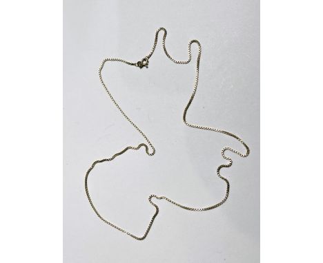 A fine yellow metal box link chain stamped 585, 6.5gms 