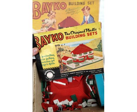 A selection of vintage Bayko mainly in original boxes; a set of No. 0, a set of No. 1, four sets of No. 2, a set of No 0x, an