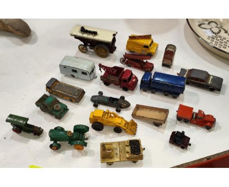 A selection of vintage Lesney diecast vehicles including No. 13 Wreck Truck, No 9. Fire Engine etc 