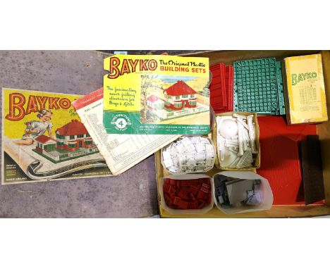 A selection of vintage boxed Bayko and accessories, including a set of No. 4, two sets of No. 2, a set of No. 12 and smaller 